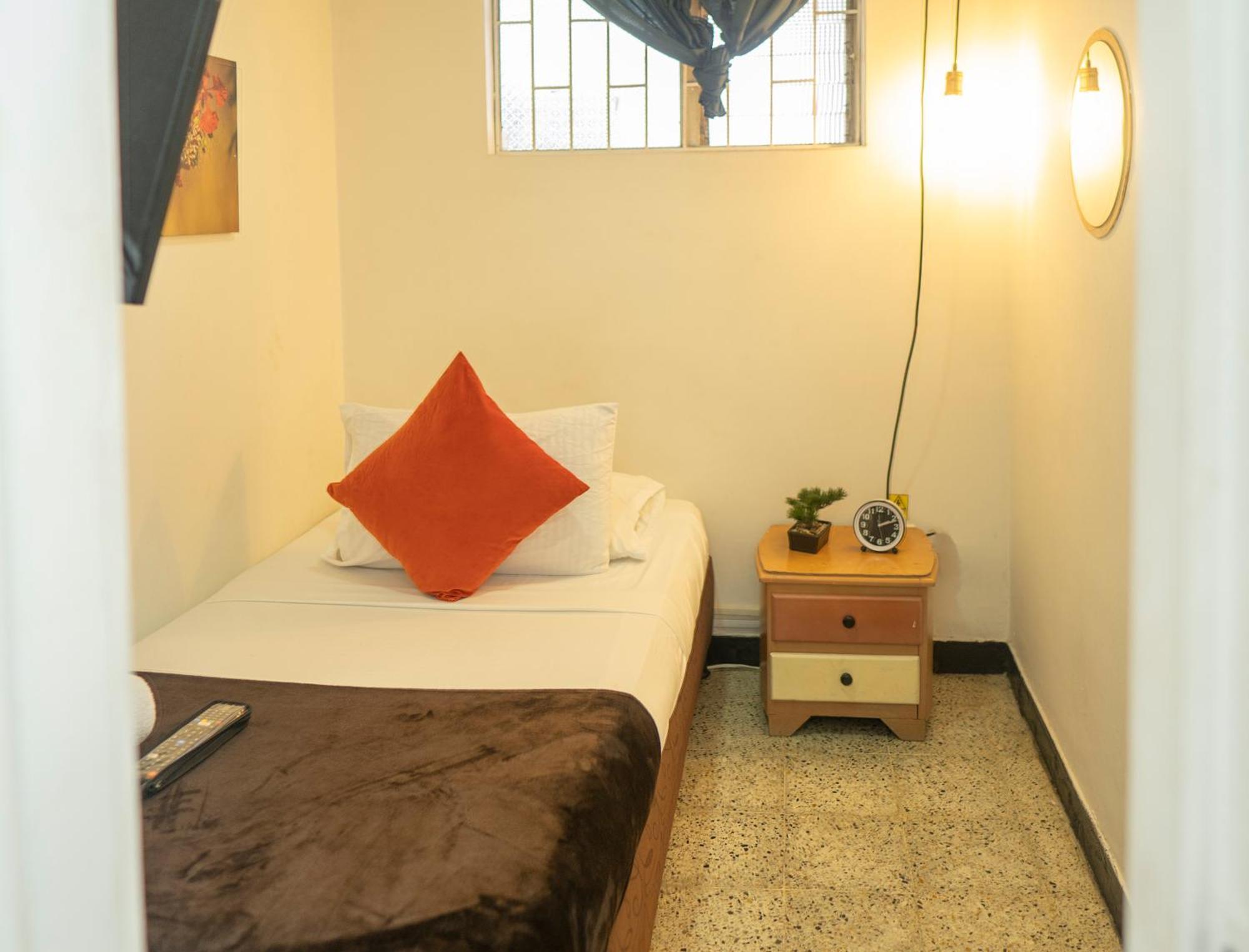Africa House-Casa Hotel Laureles-La70 Medellín Extérieur photo