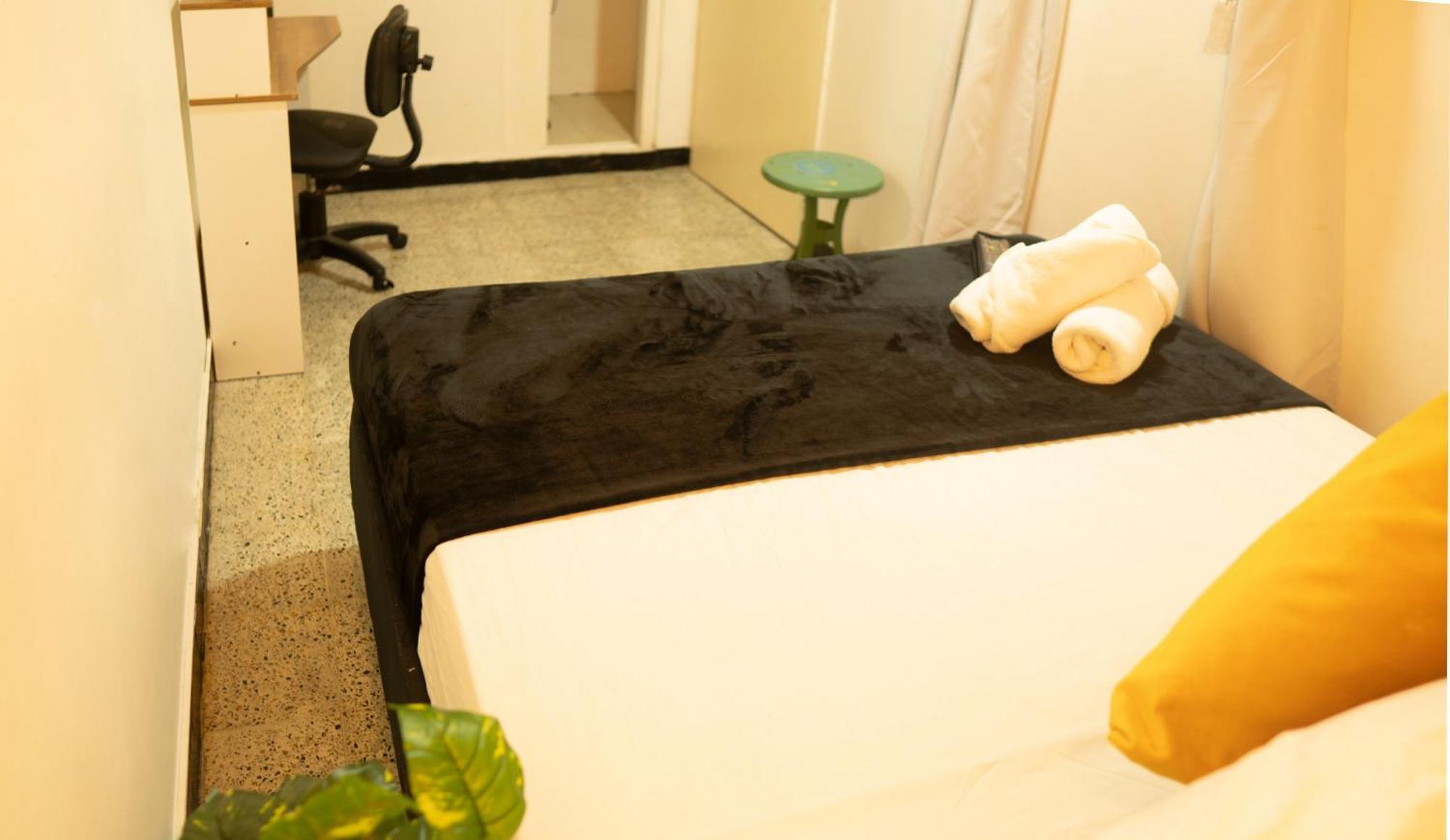 Africa House-Casa Hotel Laureles-La70 Medellín Extérieur photo