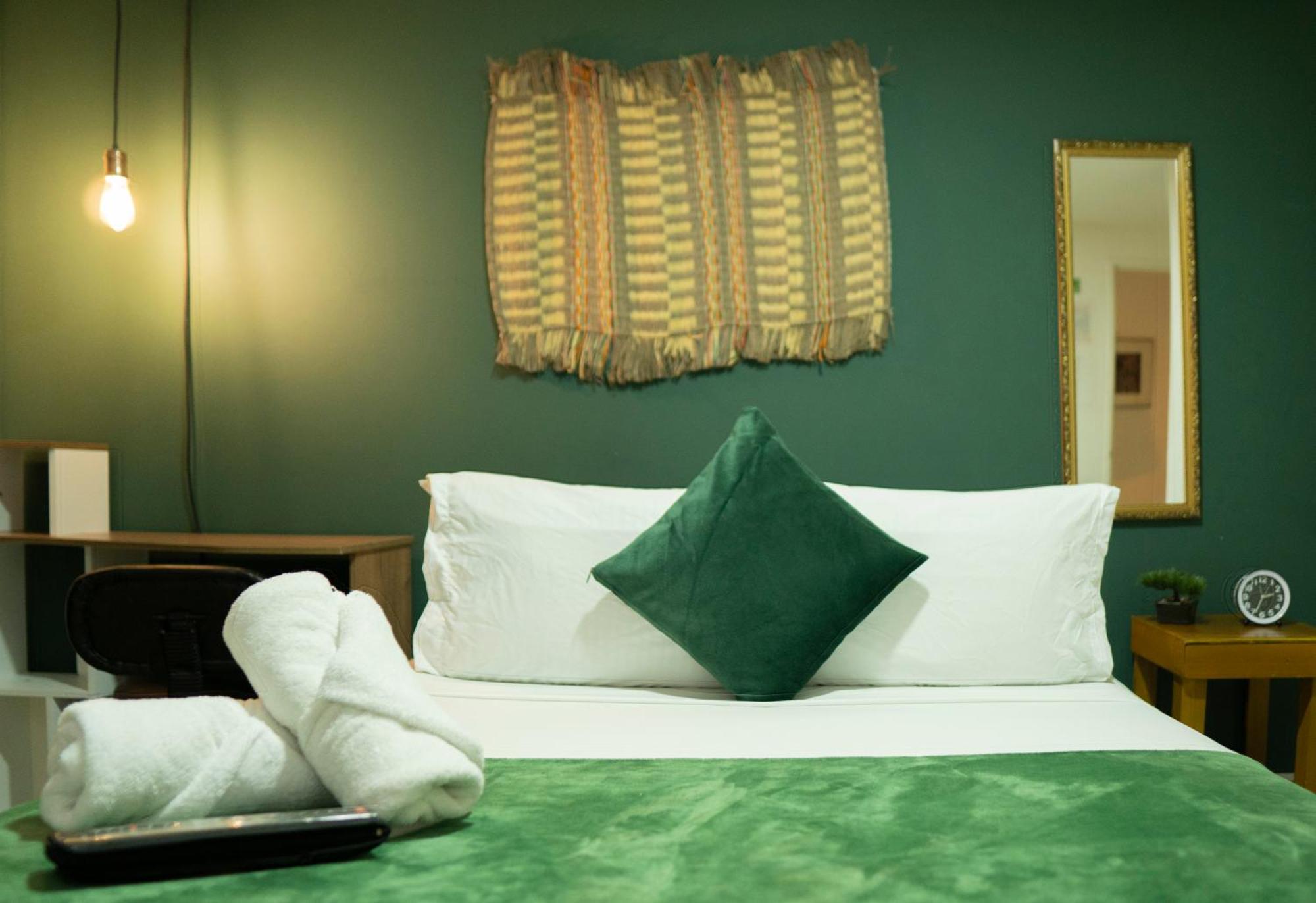 Africa House-Casa Hotel Laureles-La70 Medellín Extérieur photo