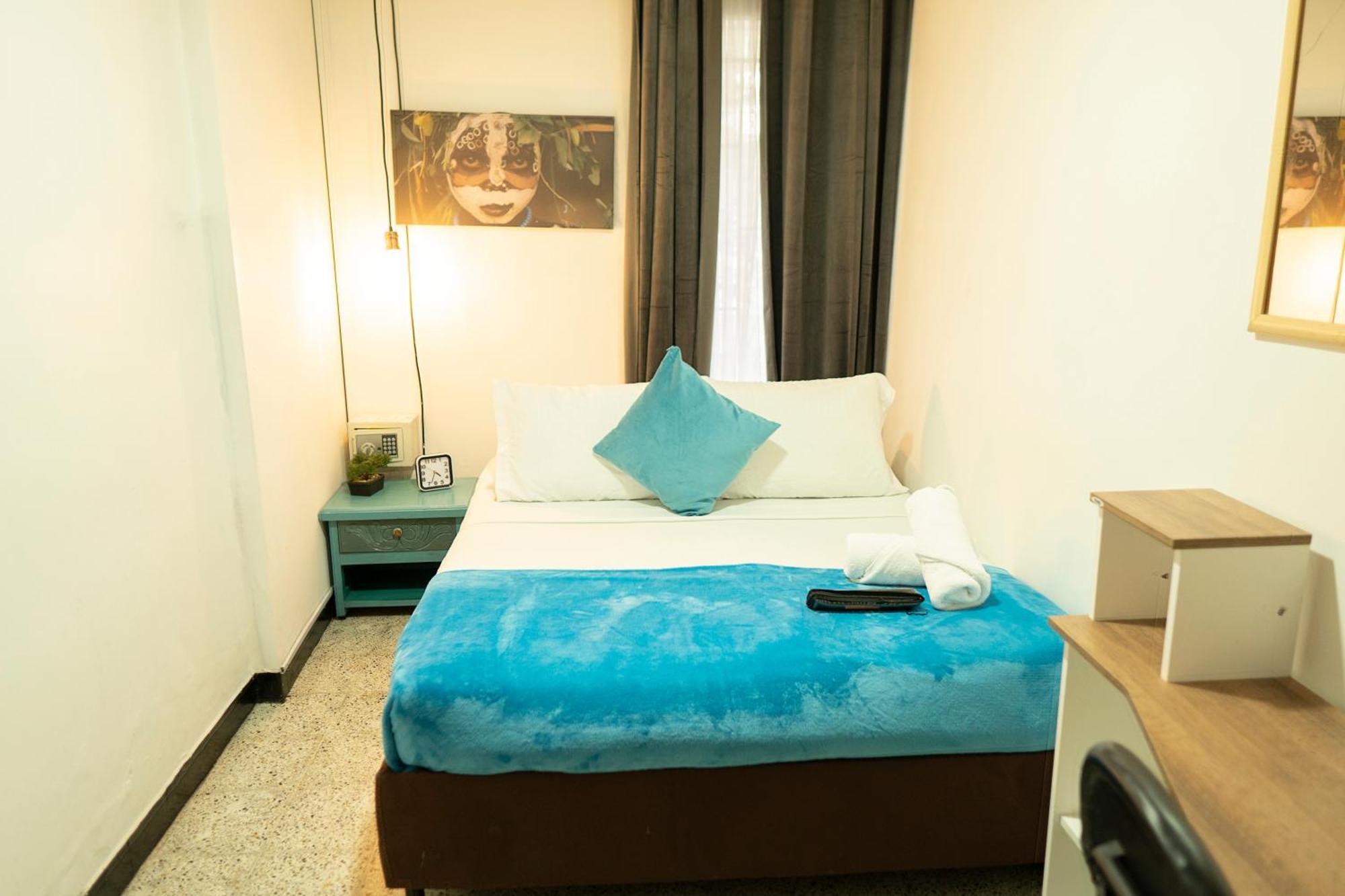 Africa House-Casa Hotel Laureles-La70 Medellín Extérieur photo