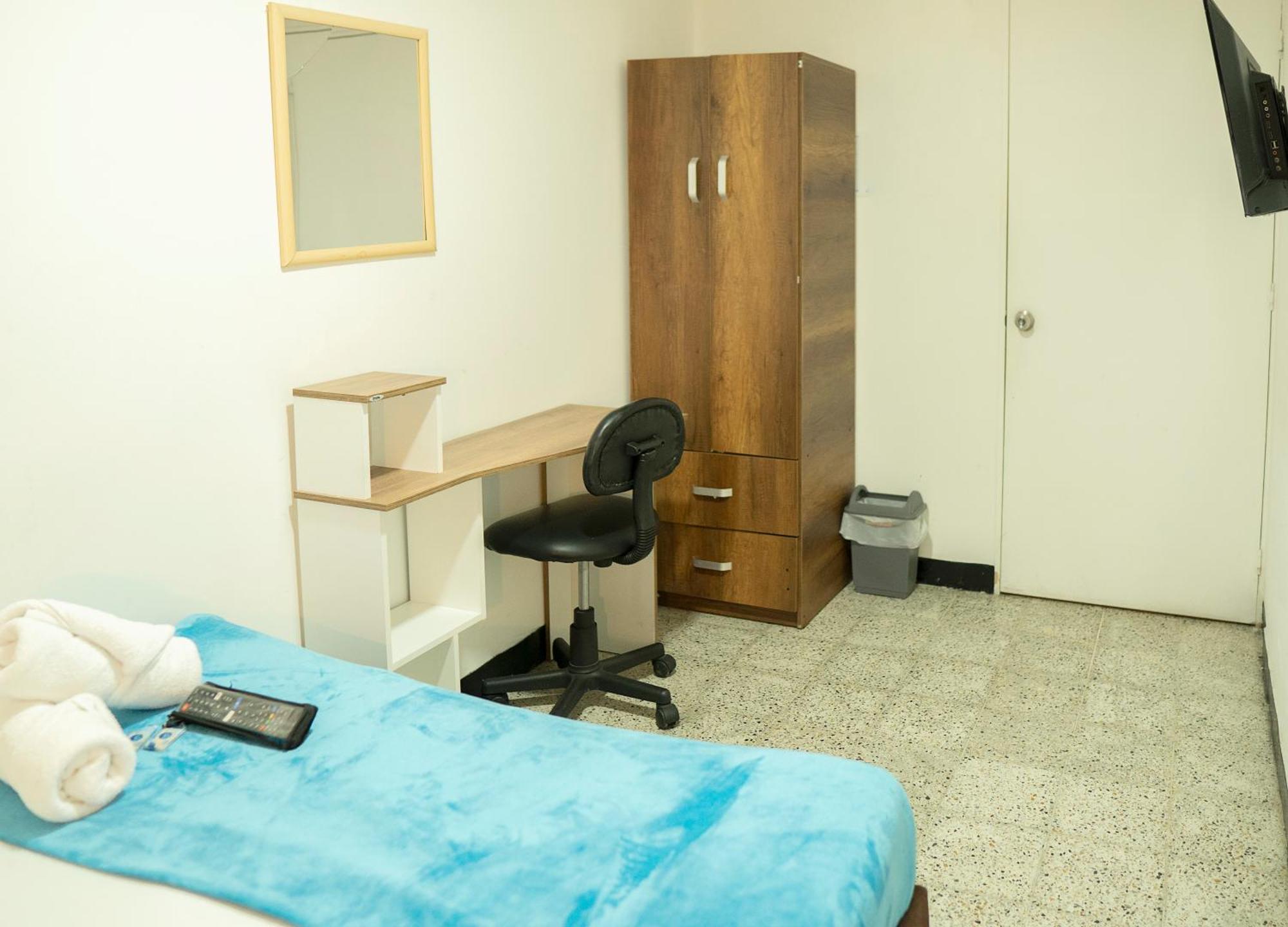 Africa House-Casa Hotel Laureles-La70 Medellín Extérieur photo