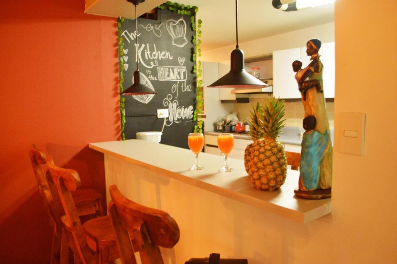 Africa House-Casa Hotel Laureles-La70 Medellín Extérieur photo
