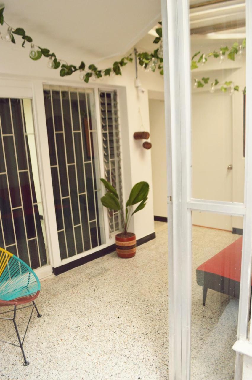 Africa House-Casa Hotel Laureles-La70 Medellín Extérieur photo