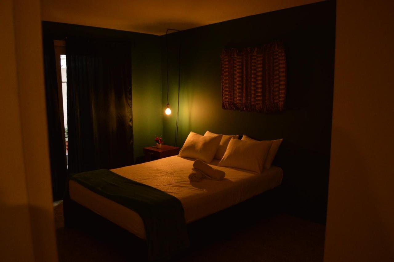 Africa House-Casa Hotel Laureles-La70 Medellín Extérieur photo