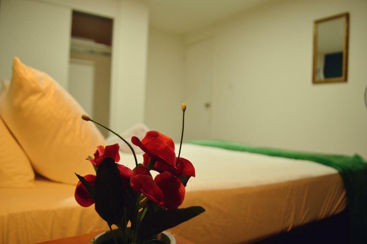 Africa House-Casa Hotel Laureles-La70 Medellín Extérieur photo